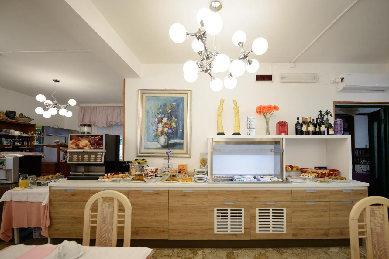 Hotel Al ponte Lignano Sabbiadoro Buitenkant foto