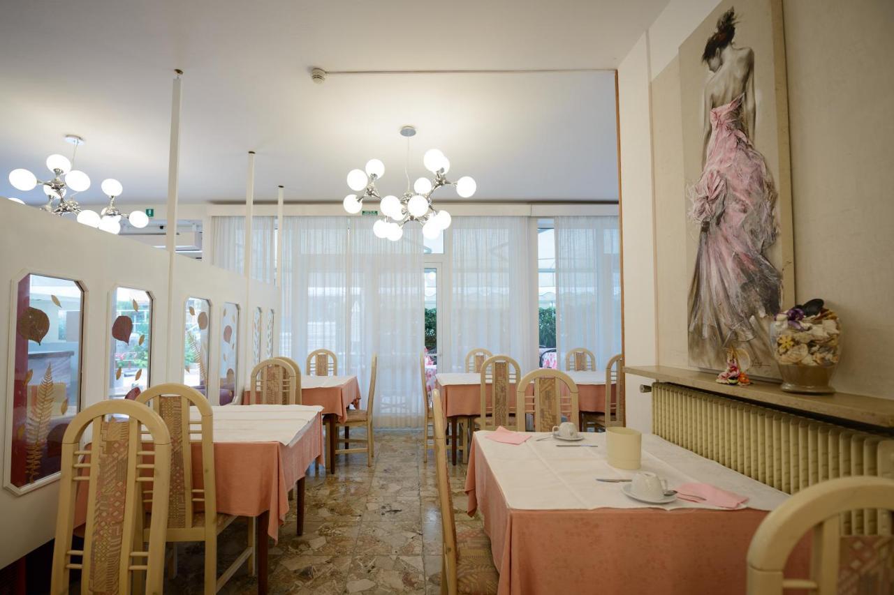 Hotel Al ponte Lignano Sabbiadoro Buitenkant foto