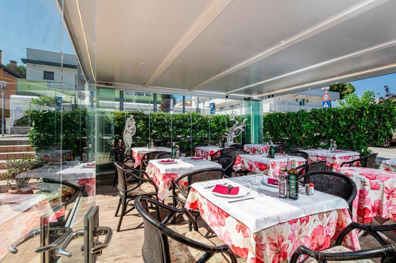 Hotel Al ponte Lignano Sabbiadoro Buitenkant foto